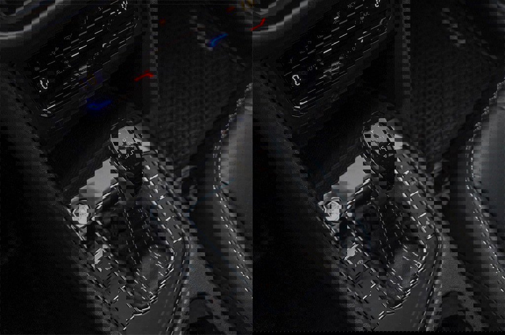 New 2024 Volkswagen Tiguan SE R-Line image 17