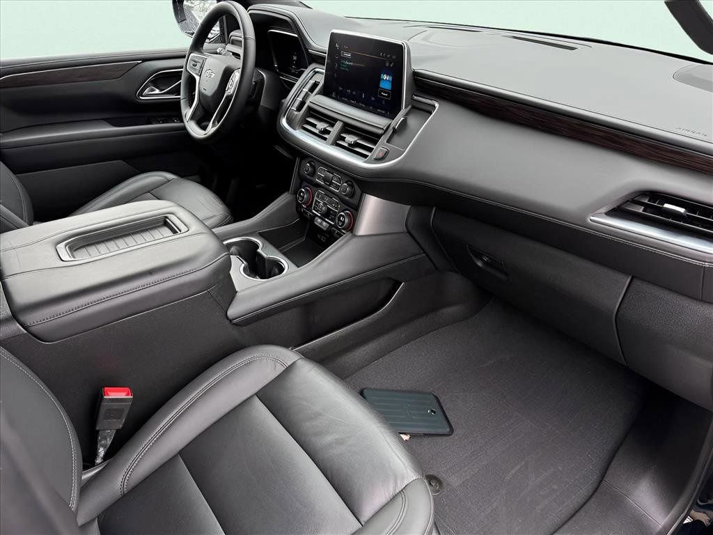 Used 2023 Chevrolet Tahoe Z71 w/ Luxury Package image 16