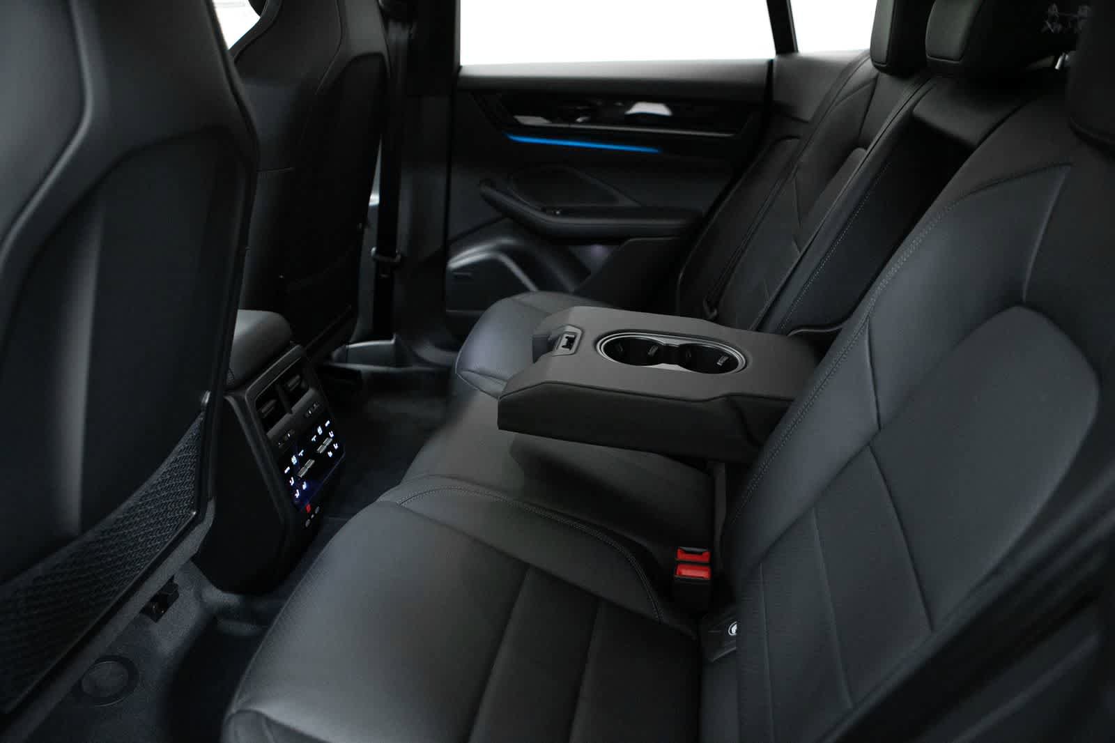 New 2026 Porsche Macan Electric RWD image 35