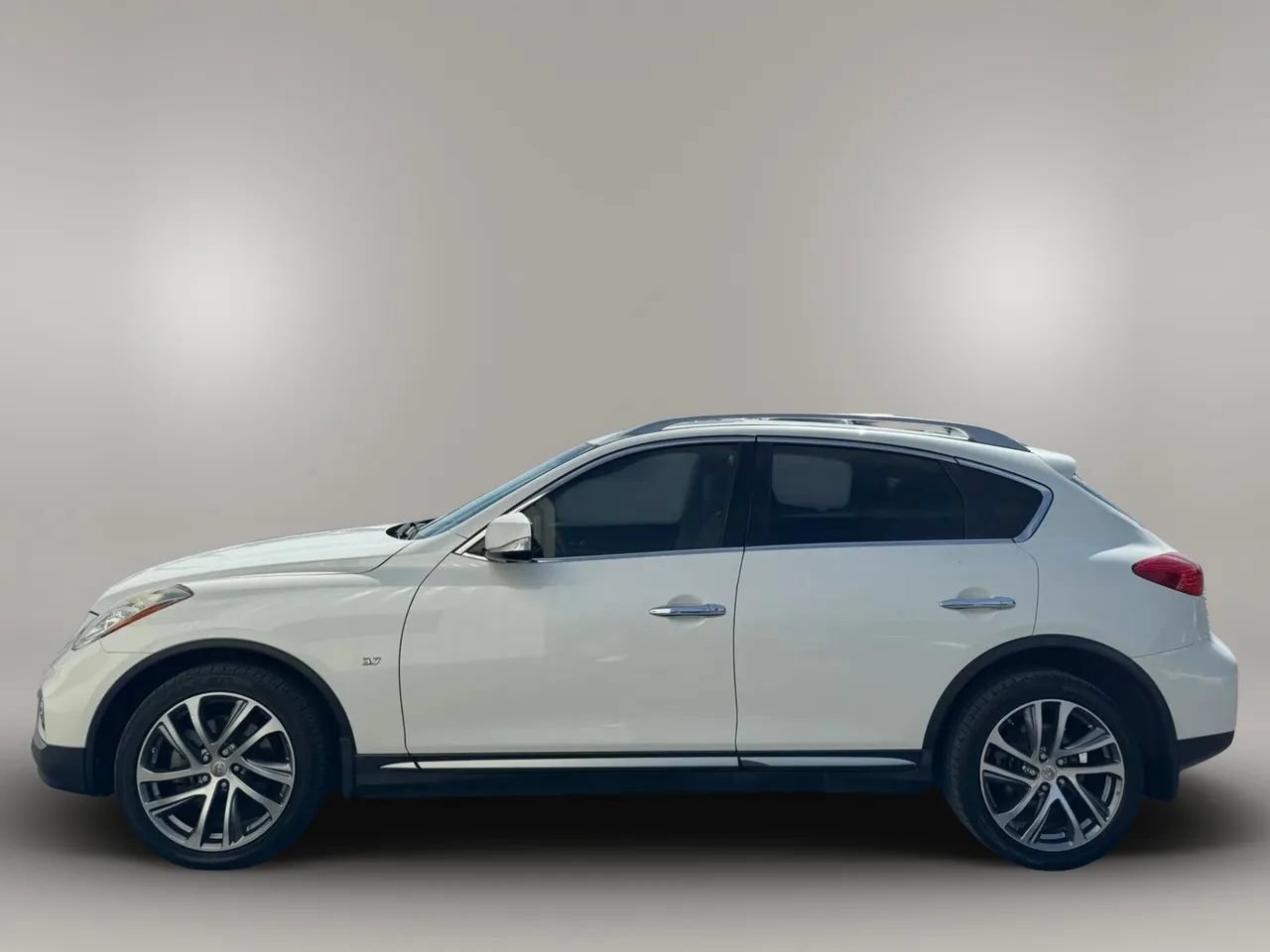 Used 2016 INFINITI QX50 2WD w/ Technology Package image 5