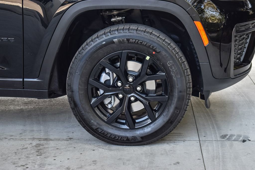 New 2026 Jeep Grand Cherokee Altitude AWD/4WD image 8