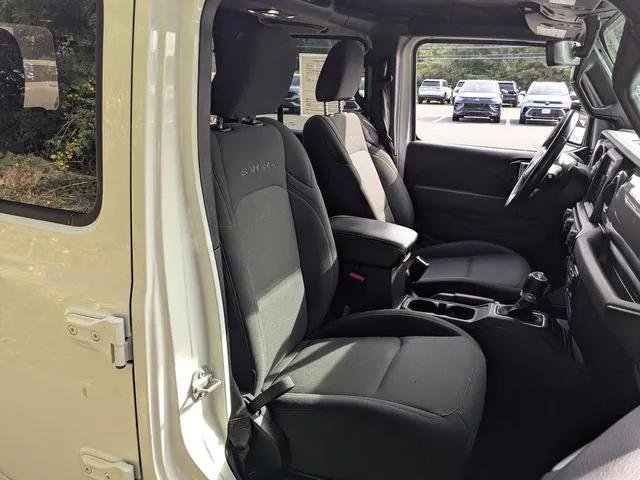 Certified 2022 Jeep Wrangler Unlimited Sahara w/ Cold Weather Group image 25