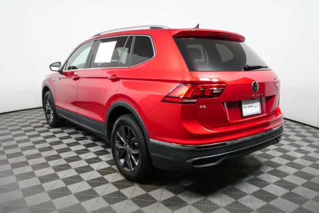 Certified 2023 Volkswagen Tiguan SE FWD image 32