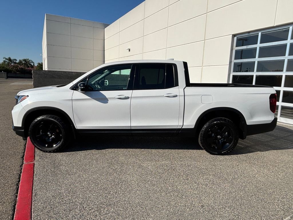 Used 2025 Honda Ridgeline Black Edition image 8