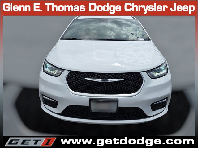 Certified 2023 Chrysler Pacifica Pinnacle FWD image 2
