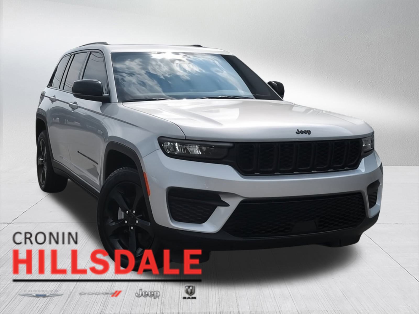 Used 2023 Jeep Grand Cherokee Altitude