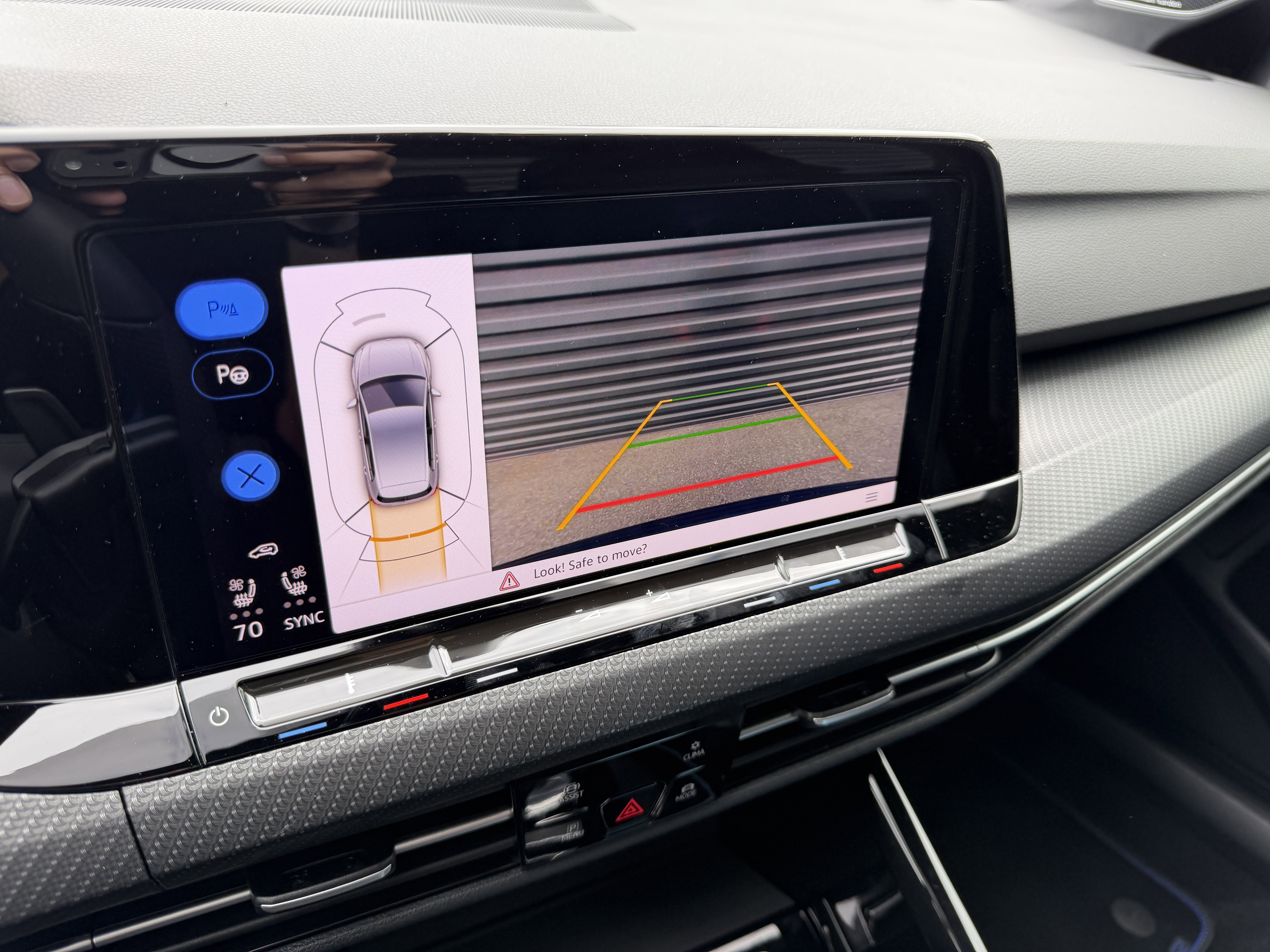 Used 2024 Volkswagen Golf R image 38