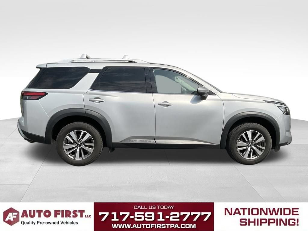 Used 2022 Nissan Pathfinder SL AWD/4WD image 3