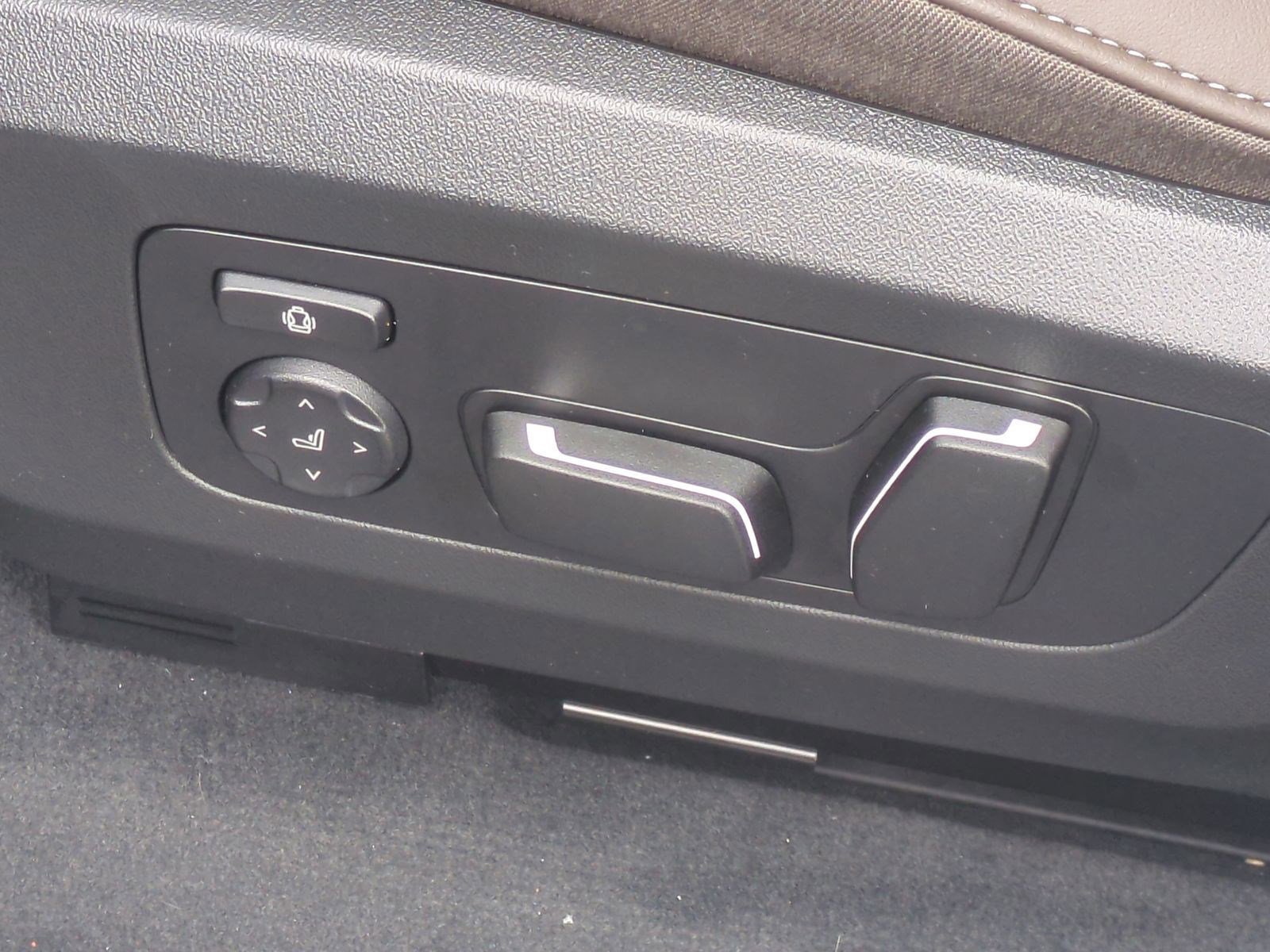 Certified 2026 BMW X3 xDrive30 w/ Premium Package image 17