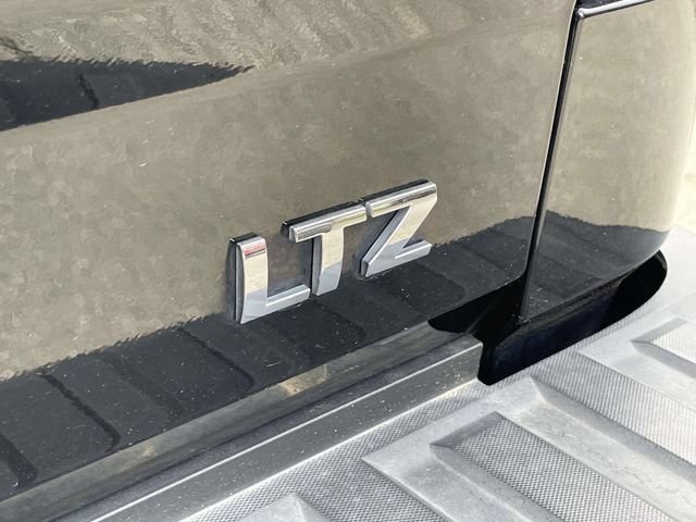 Used 2017 Chevrolet Silverado 1500 LTZ Z71 w/ Midnight Edition AWD/4WD image 11