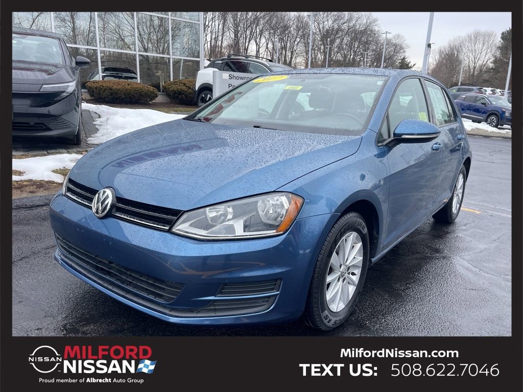 Used 2017 Volkswagen Golf S image 1