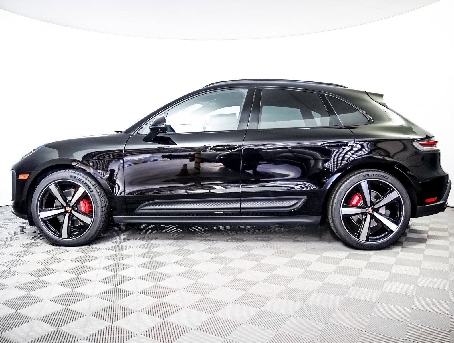 New 2026 Porsche Macan S image 2