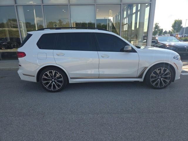 Used 2022 BMW X7 M50i w/ Dynamic Handling Package AWD/4WD image 9