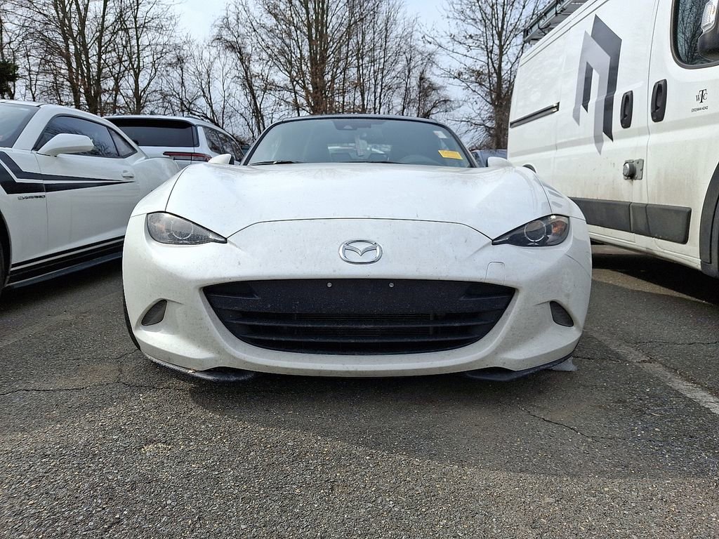 Used 2021 MAZDA MX-5 Miata Grand Touring image 2