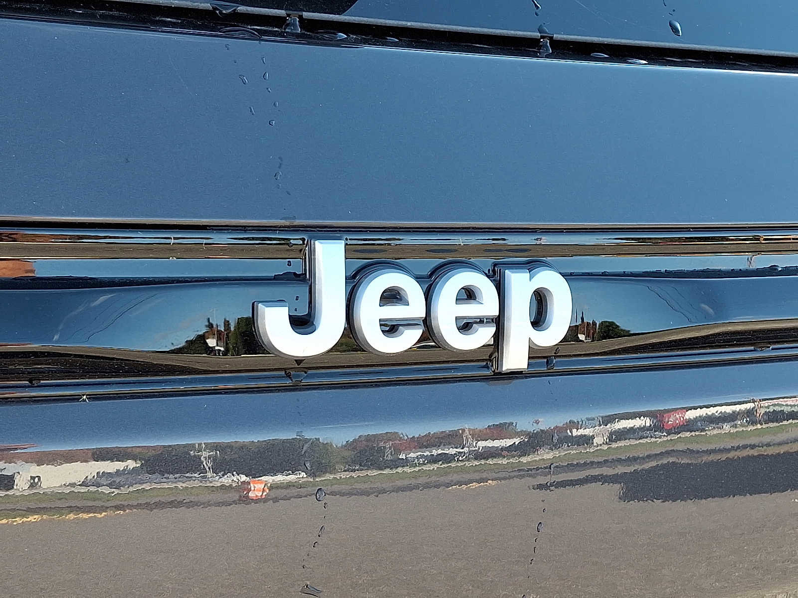 New 2025 Jeep Grand Cherokee Laredo X w/ Luxury Tech Group I image 18