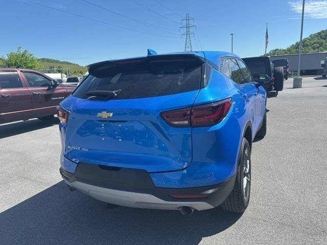 Used 2025 Chevrolet Blazer LT AWD/4WD image 11