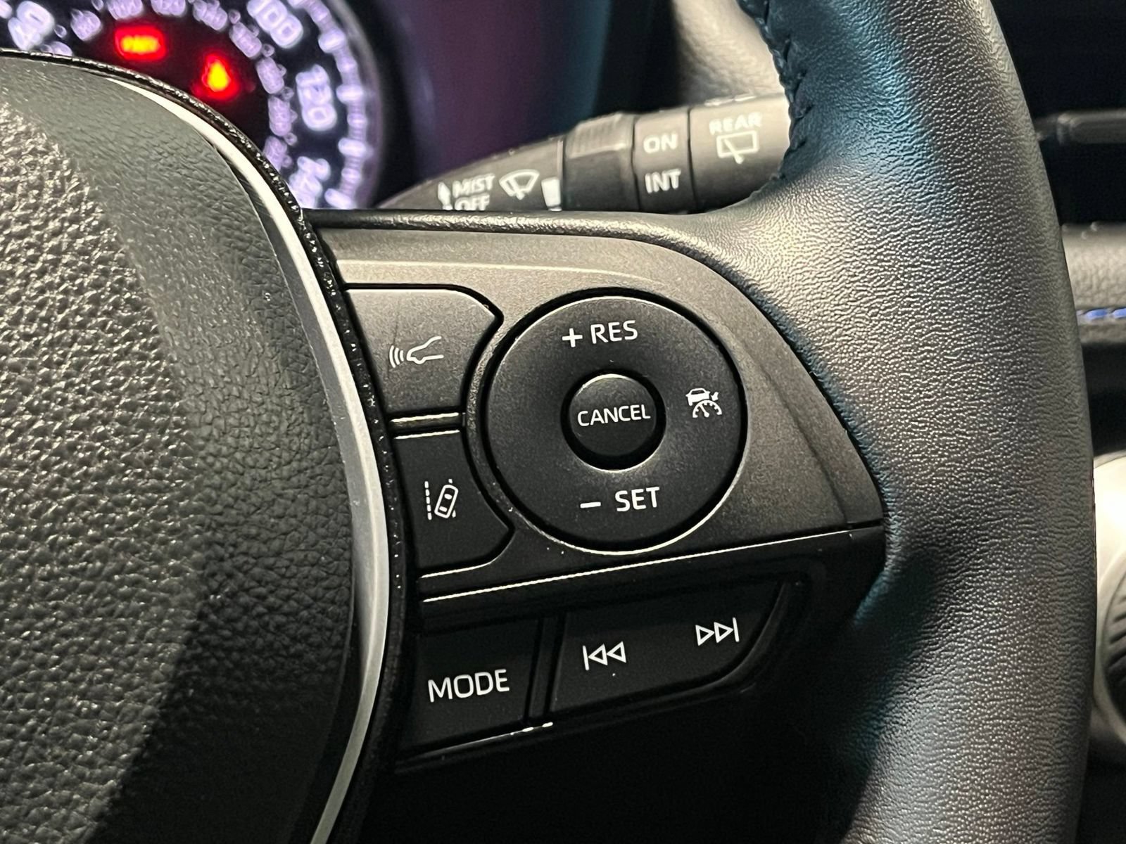 Used 2022 Toyota RAV4 SE AWD/4WD image 29