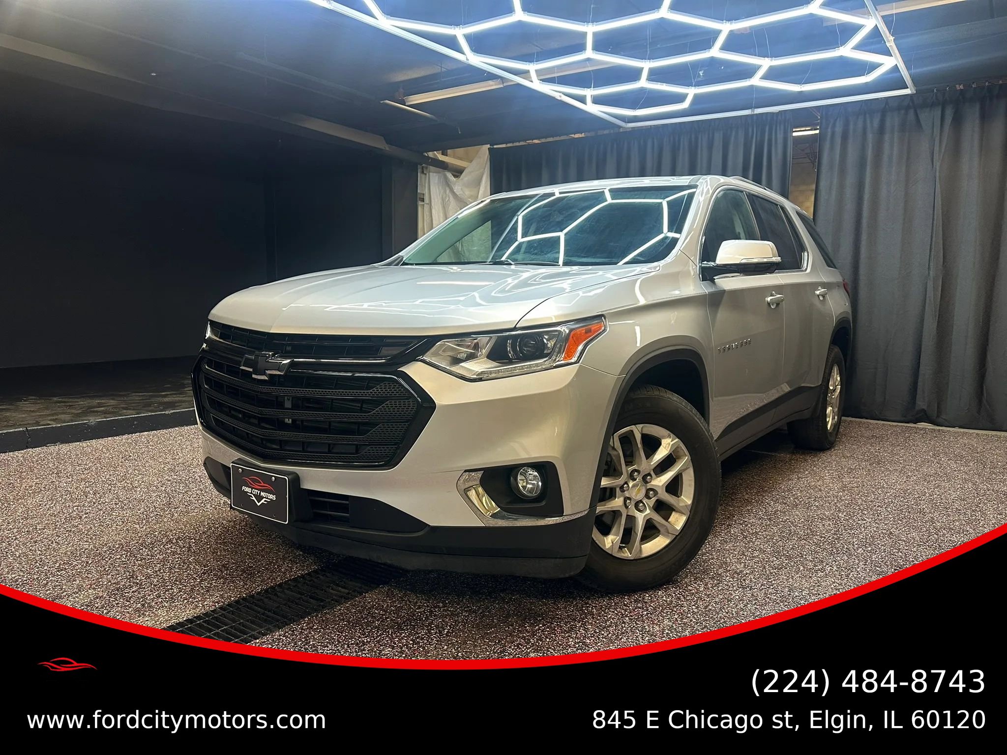 Used 2019 Chevrolet Traverse LT w/ LPO, Black Accent Package image 1