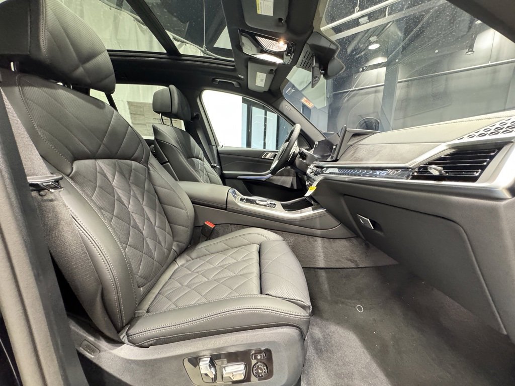 Used 2026 BMW X5 xDrive50e w/ Climate Comfort Package image 24