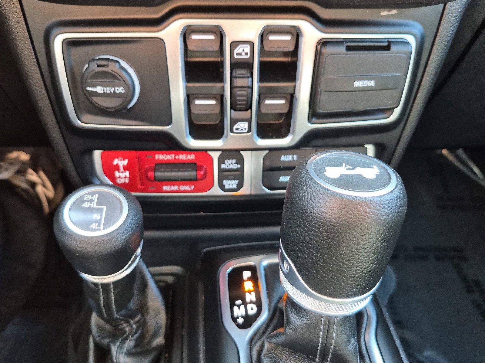 Certified 2025 Jeep Wrangler Unlimited Rubicon AWD/4WD image 31