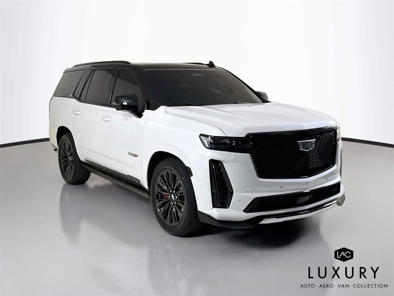 Used 2023 Cadillac Escalade V w/ LPO, ONYX Package AWD/4WD image 2