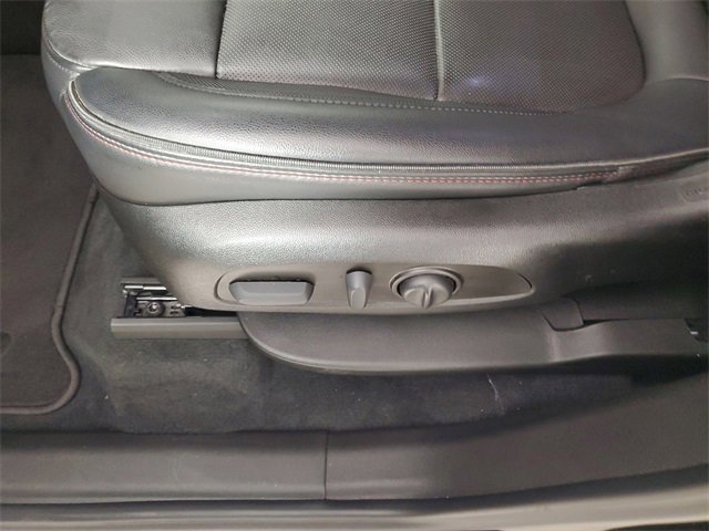 Used 2022 Chevrolet Traverse RS image 24