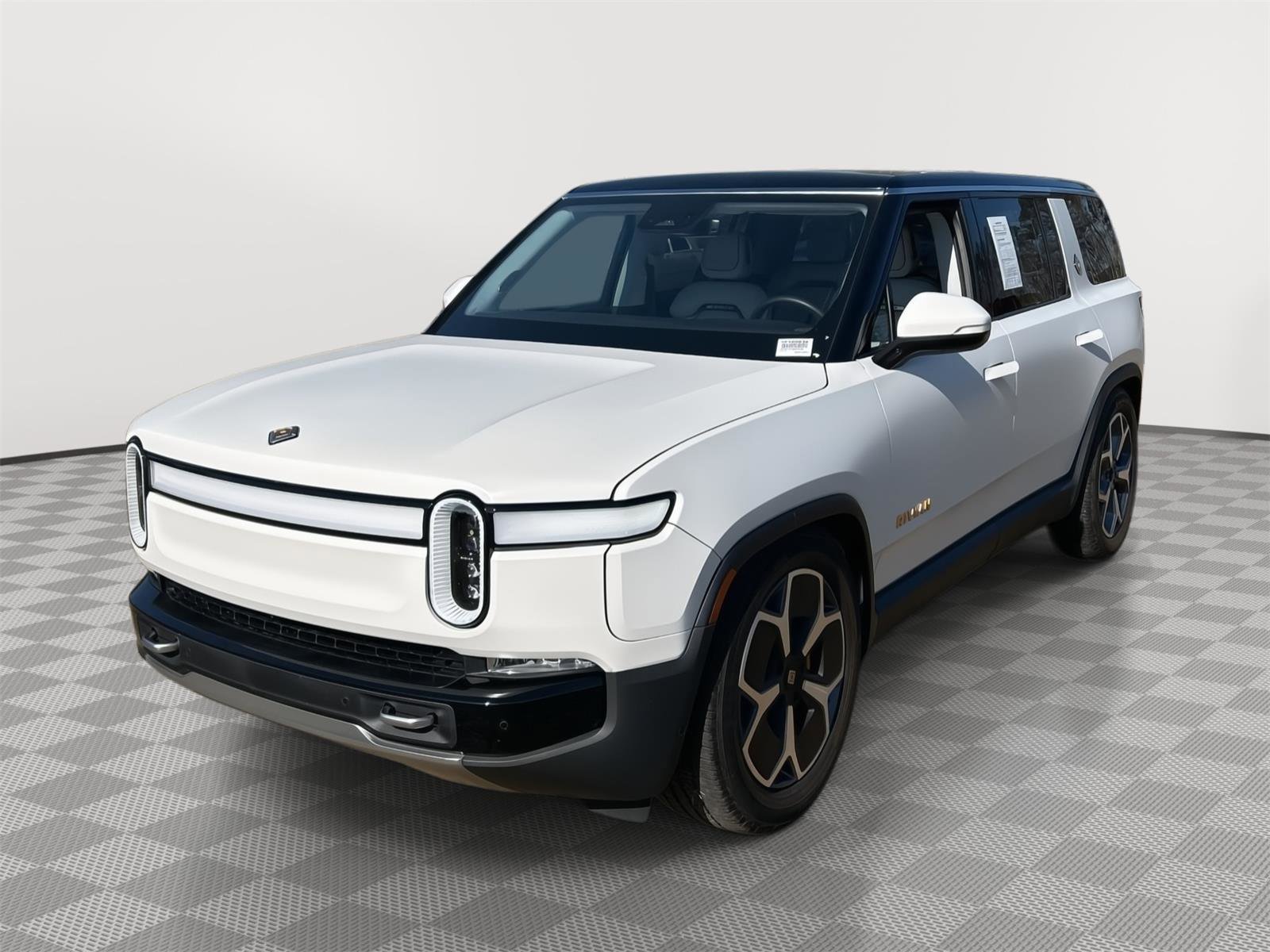 Used 2024 Rivian R1S Adventure image 14