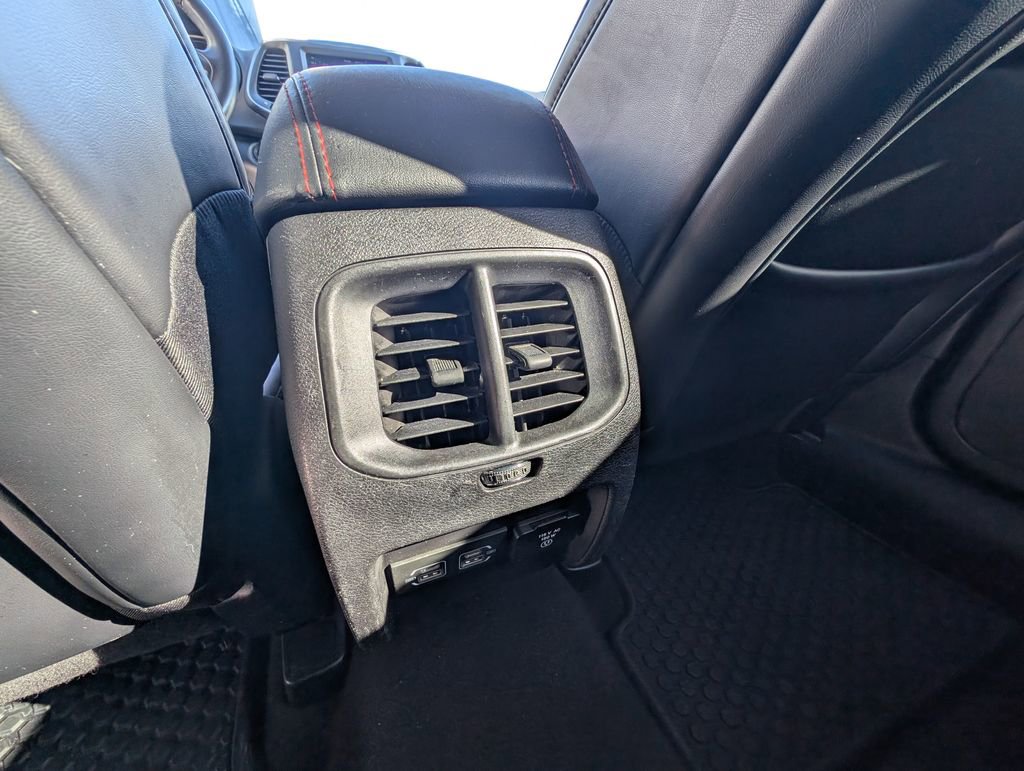 Used 2021 Jeep Cherokee Trailhawk image 38