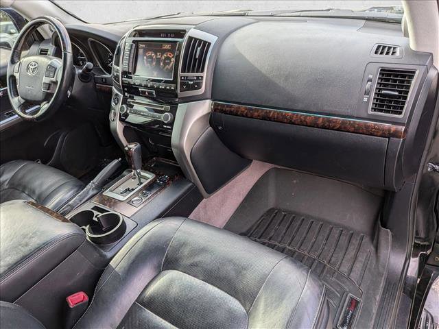 Used 2014 Toyota Land Cruiser image 23