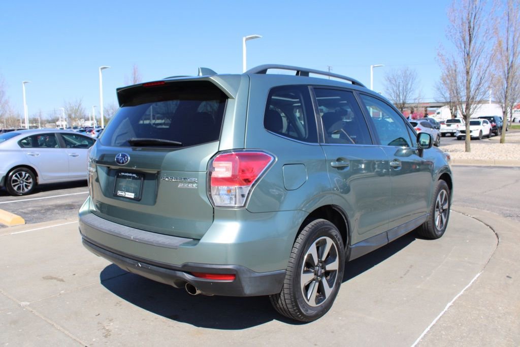 Used 2017 Subaru Forester 2.5i Limited image 7