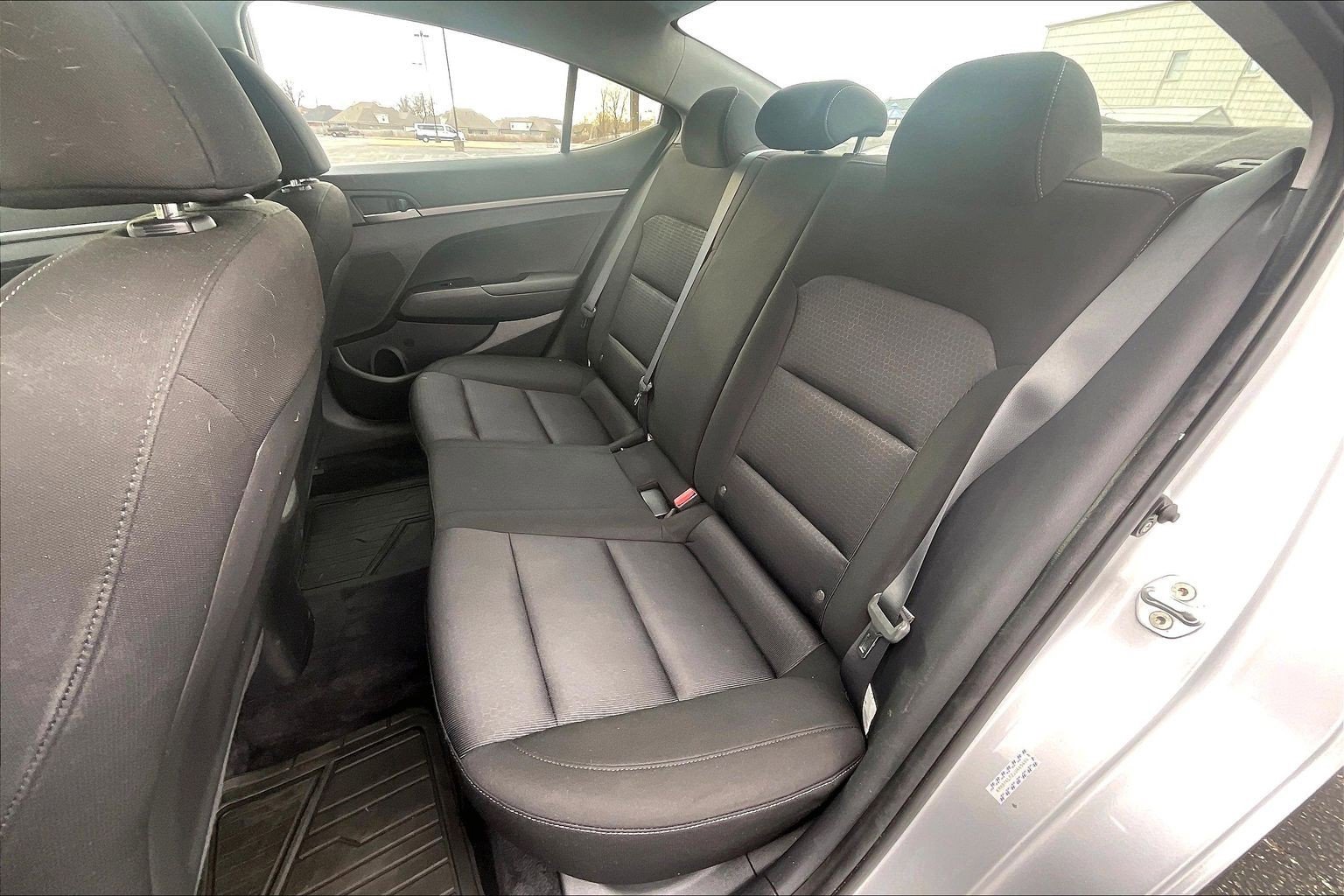 Used 2018 Hyundai Elantra SE image 17