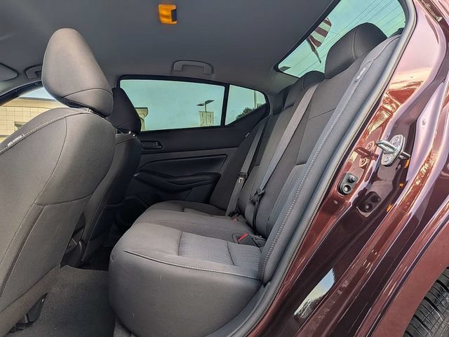 Used 2023 Nissan Altima 2.5 SV FWD image 12