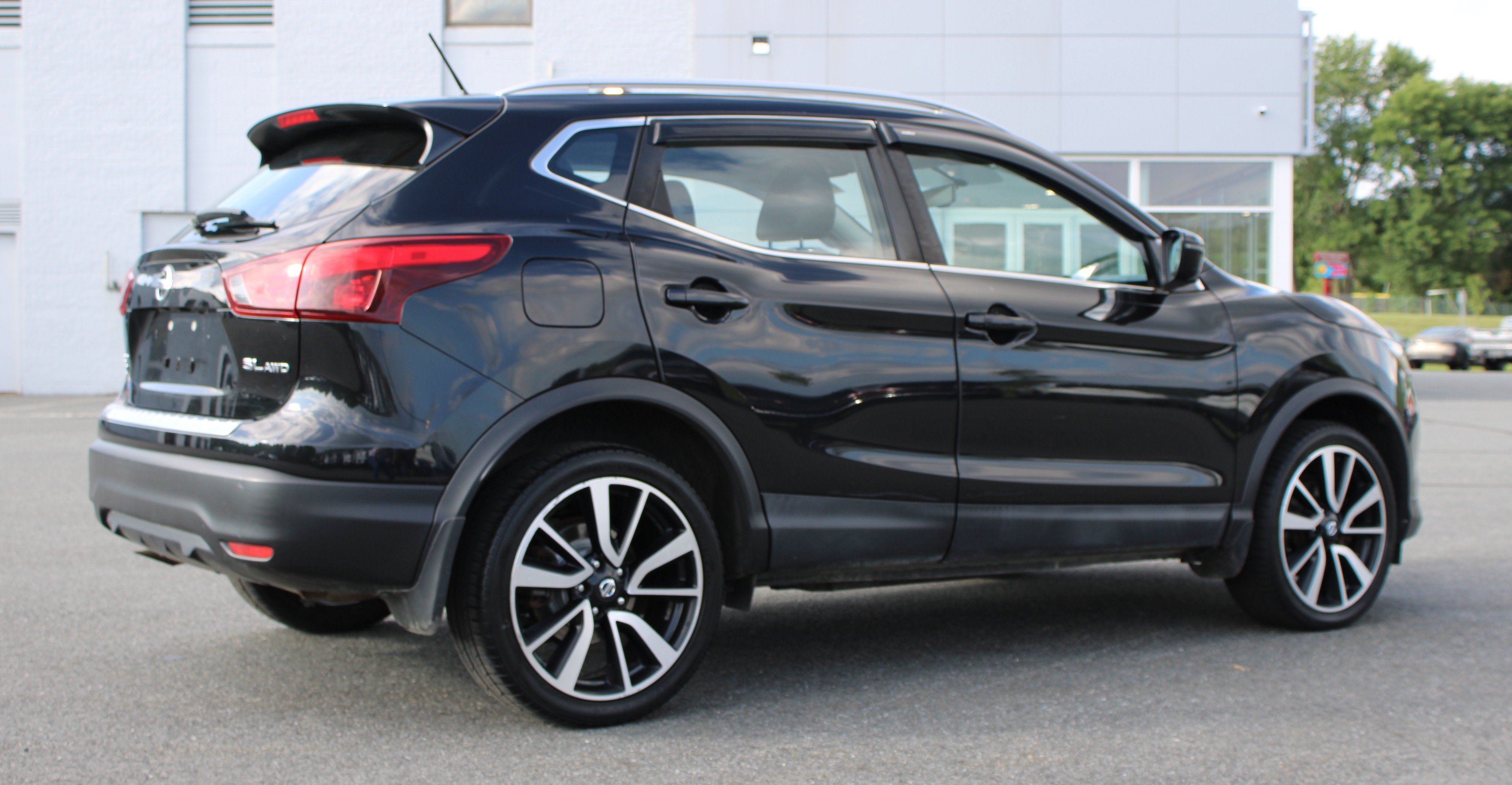 Used 2017 Nissan Rogue Sport SL AWD/4WD image 7