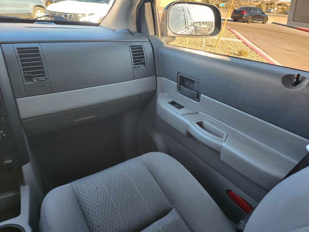 Used 2008 Dodge Durango SXT image 23