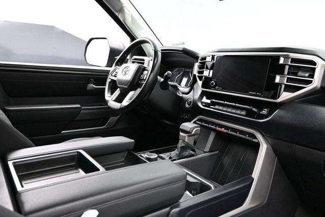 Used 2022 Toyota Tundra SR5 AWD/4WD image 14