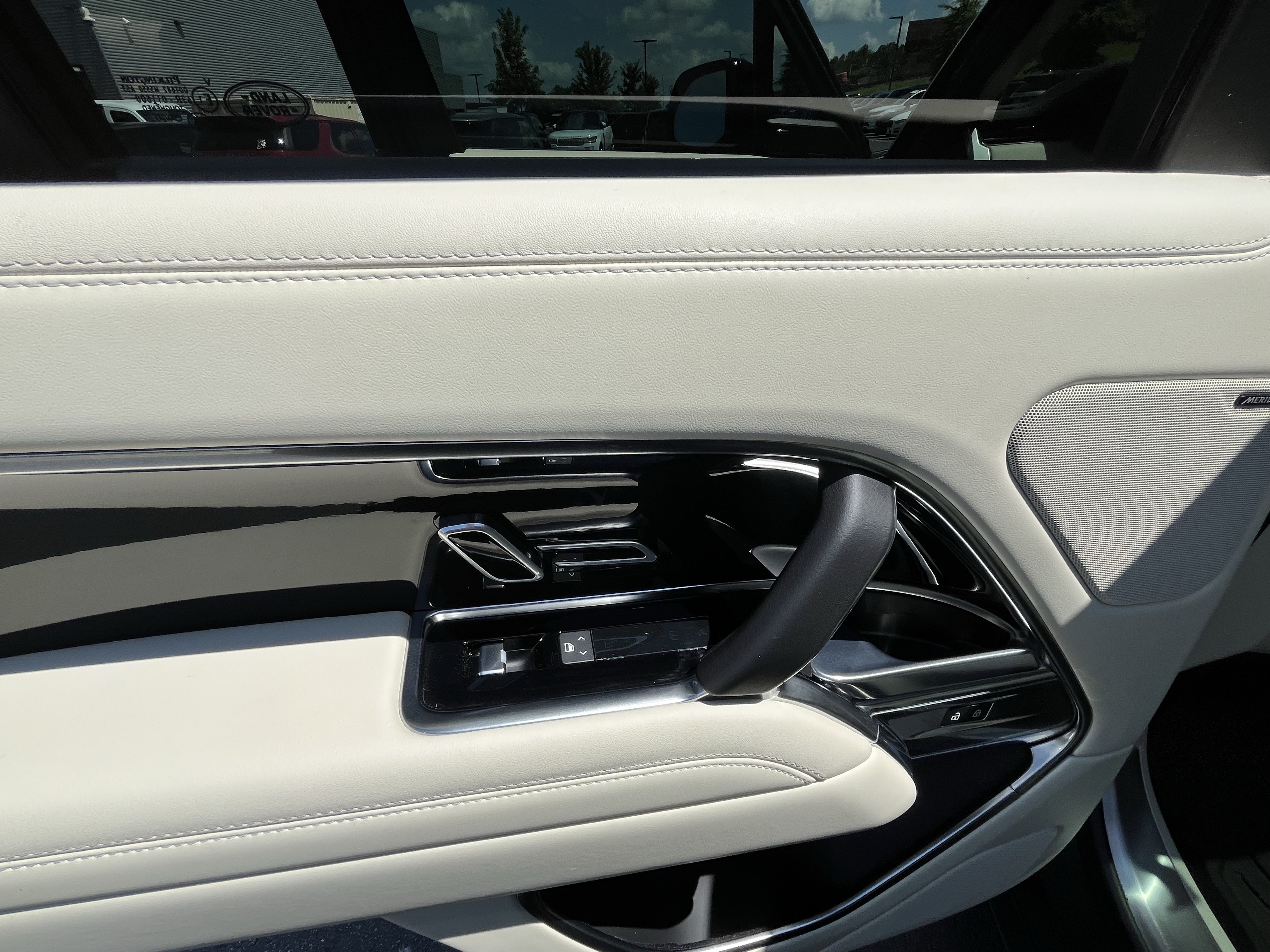 Used 2023 Land Rover Range Rover SE AWD/4WD image 30