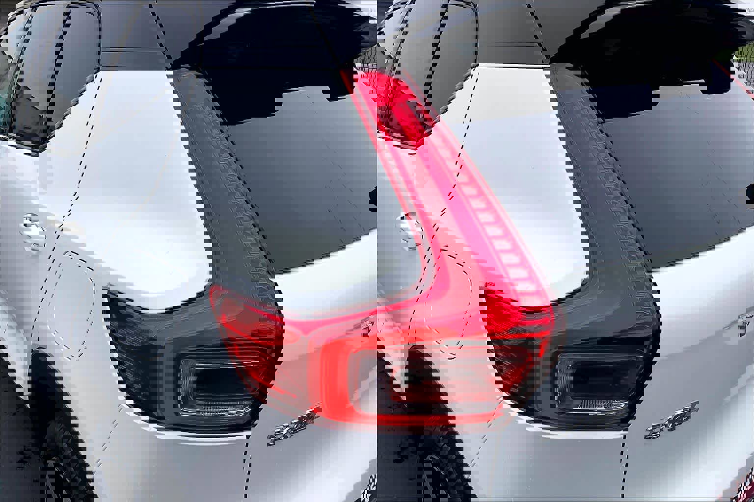 New 2026 Volvo EX40 Plus w/ Climate Package image 25