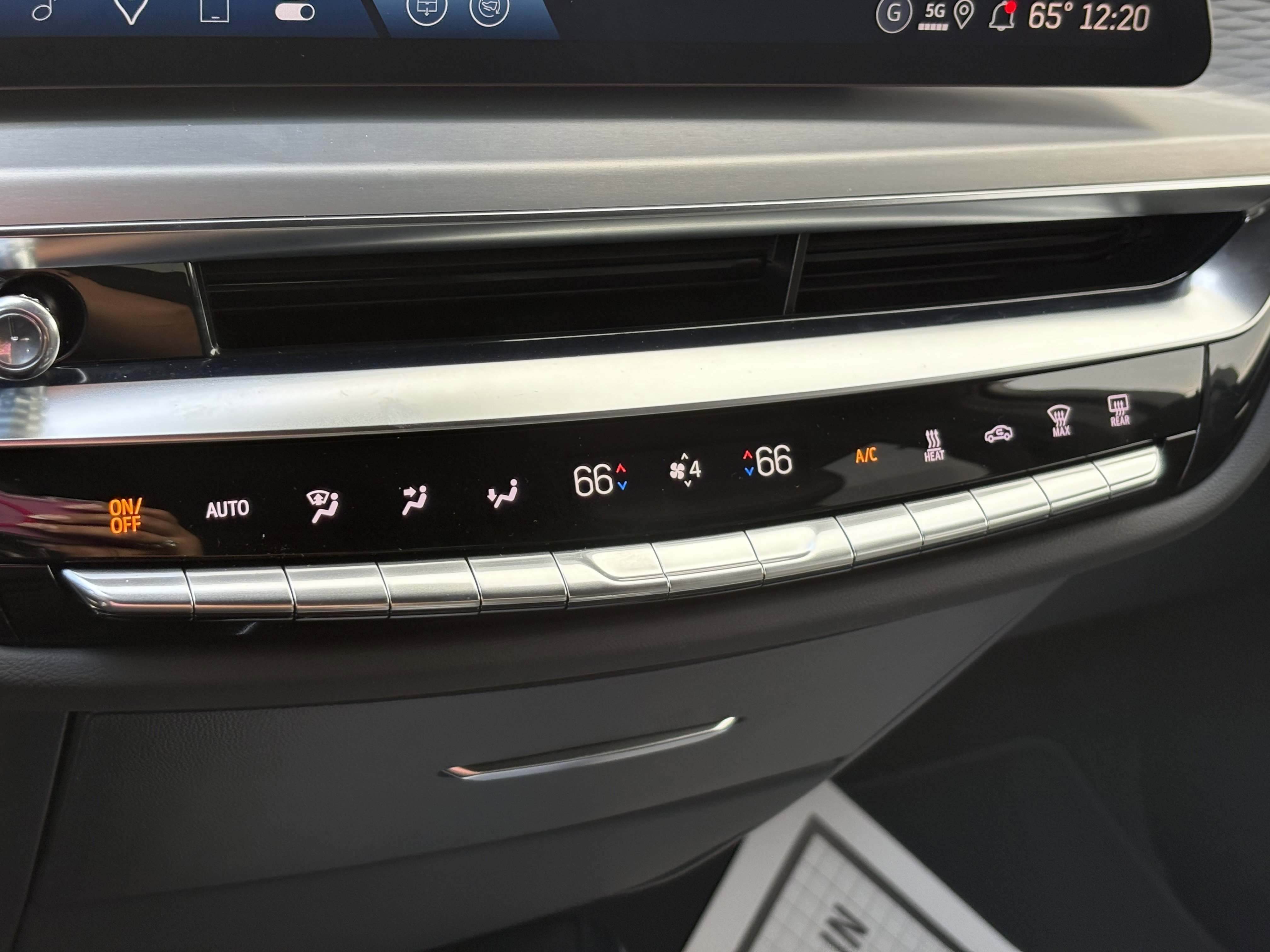 New 2025 Cadillac Lyriq Luxury image 23