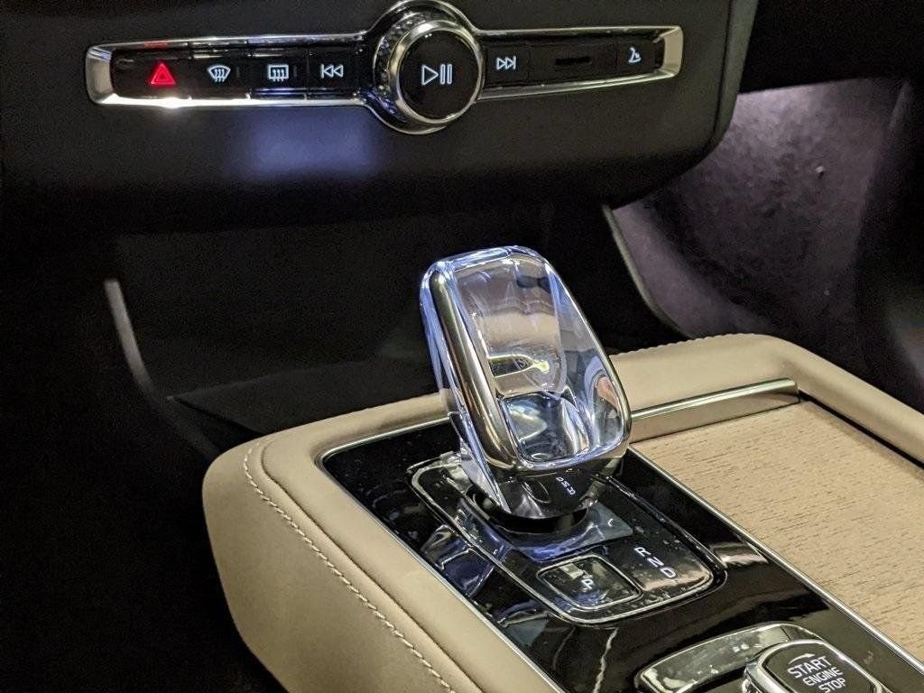 New 2026 Volvo XC90 B6 Plus w/ Protection Package Premier AWD/4WD image 22