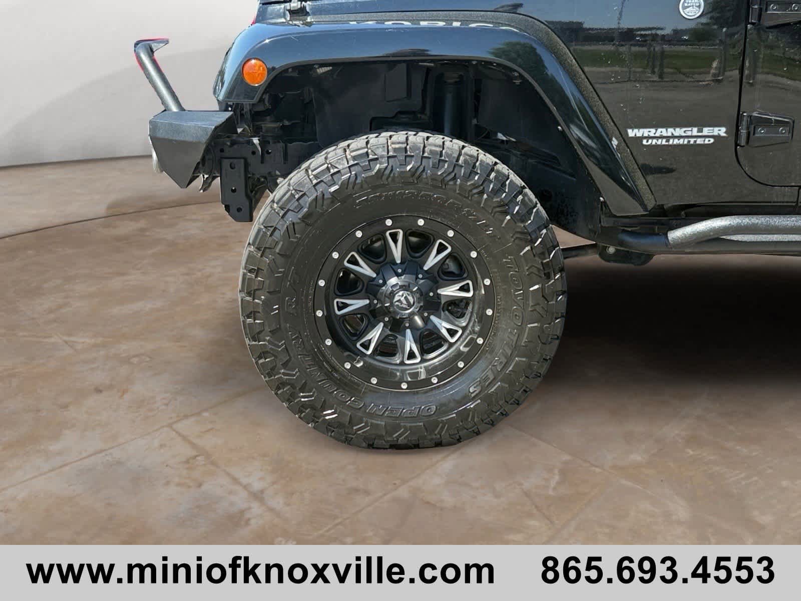 Used 2015 Jeep Wrangler Unlimited Rubicon w/ Dual Top Group AWD/4WD image 8