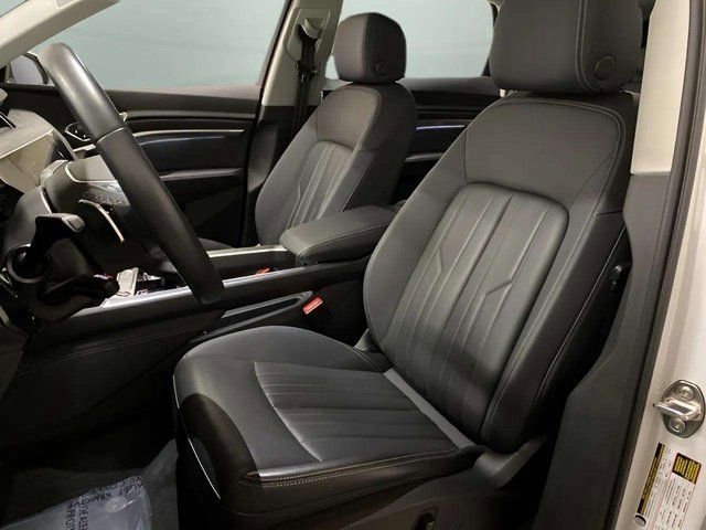 Used 2024 Audi Q8 e-tron Premium Plus w/ Premium Plus Package image 69