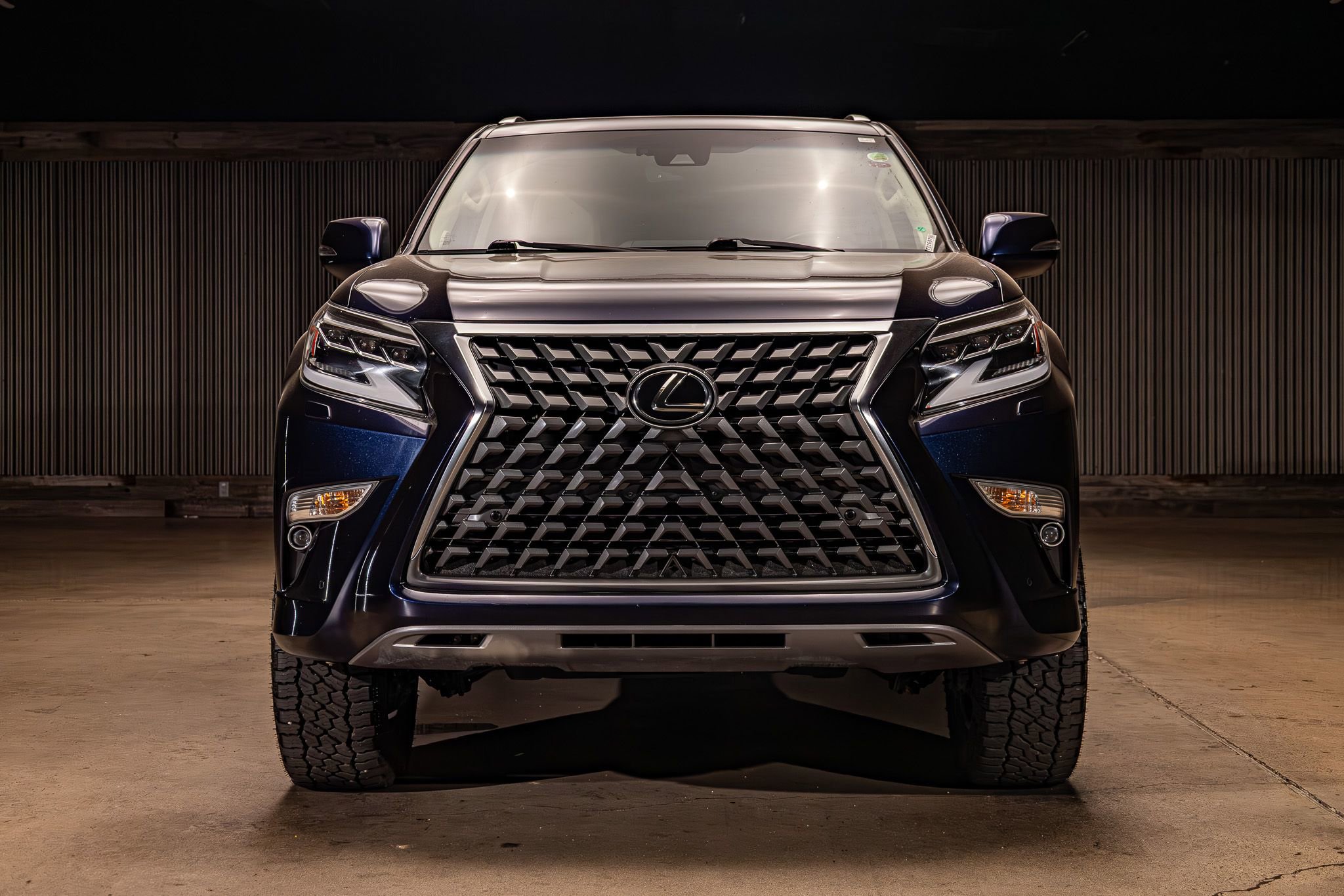 Used 2021 Lexus GX 460 Premium w/ Premium Package AWD/4WD image 2