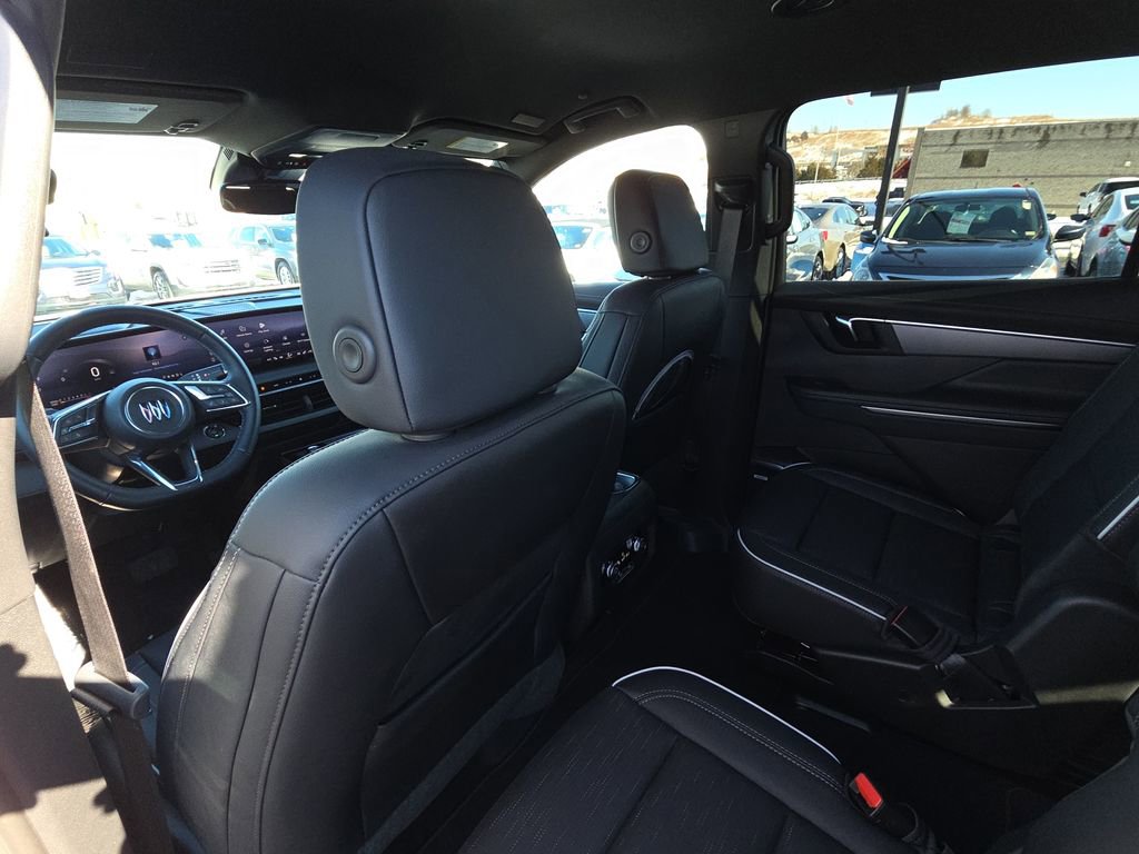 Used 2025 Buick Enclave Sport Touring image 27