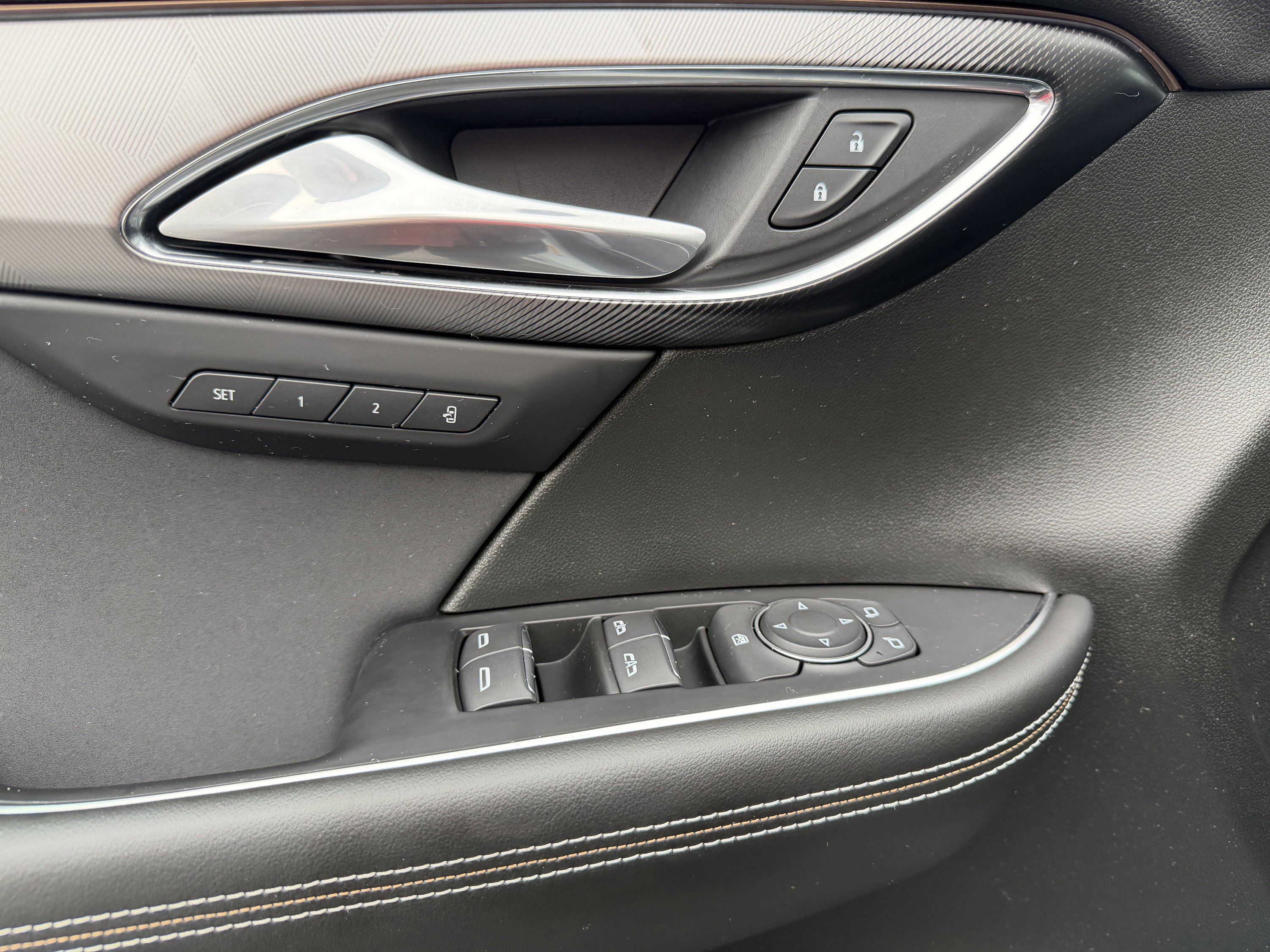 Used 2025 Buick Envision Sport Touring image 21