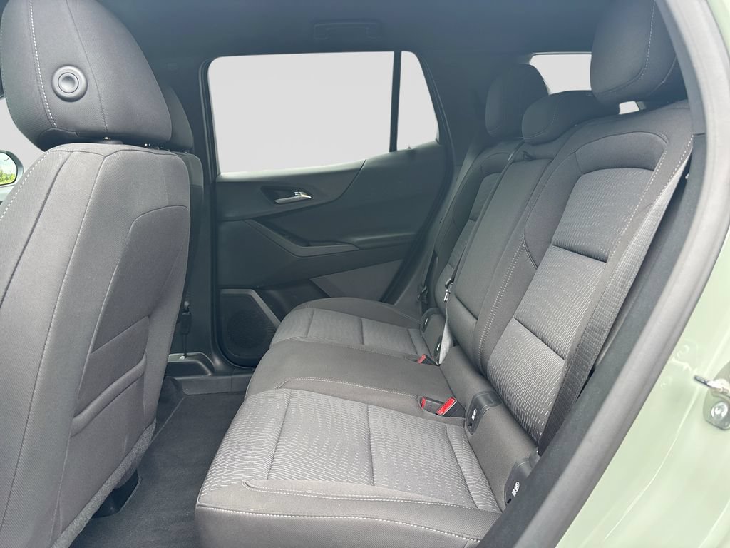 Used 2026 Chevrolet Equinox LT AWD/4WD image 30