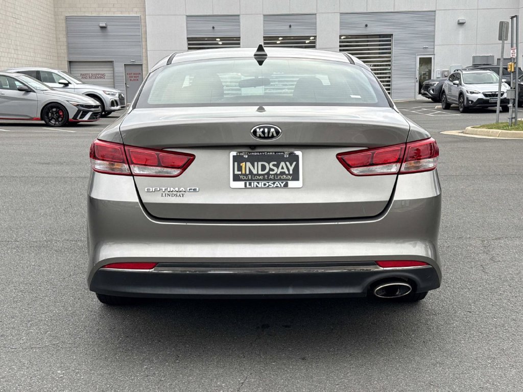 Used 2017 Kia Optima LX FWD image 4