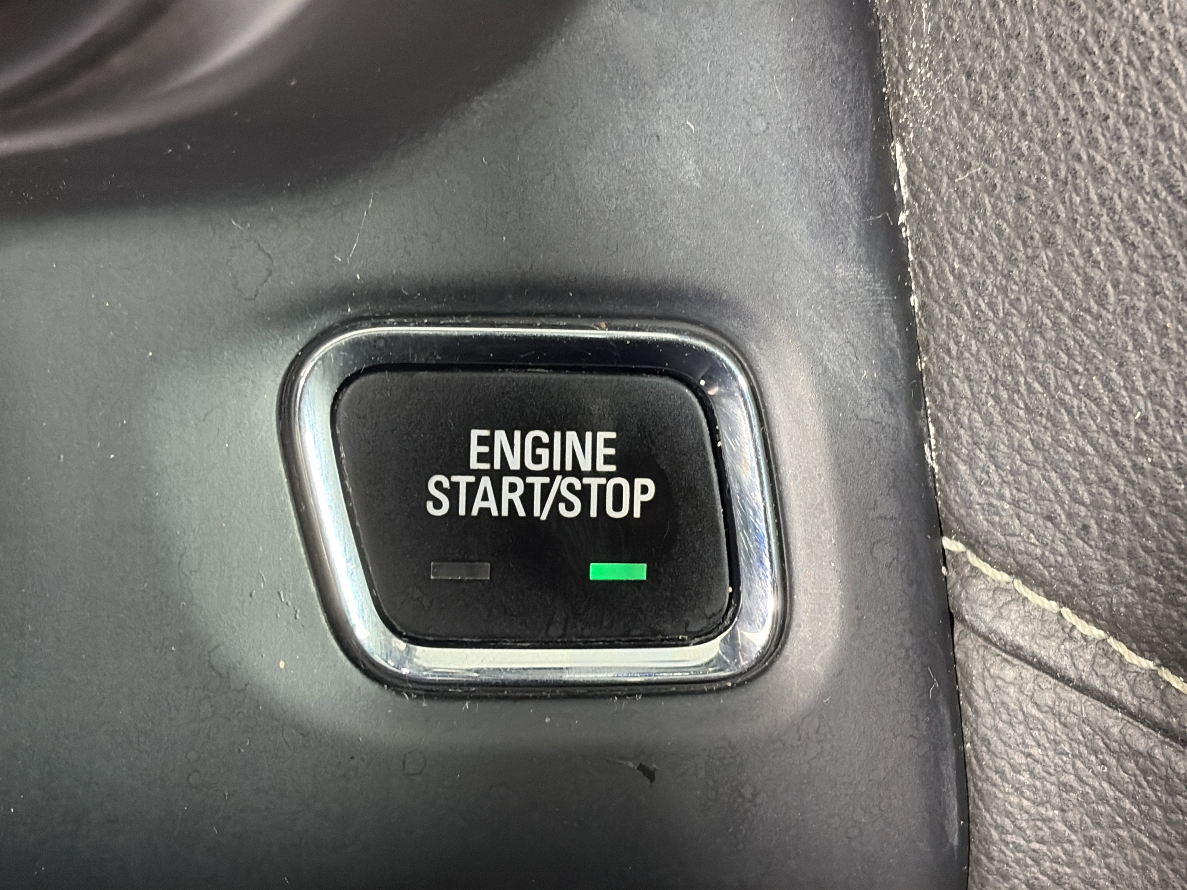 Used 2023 GMC Acadia SLT w/ Preferred Package image 33