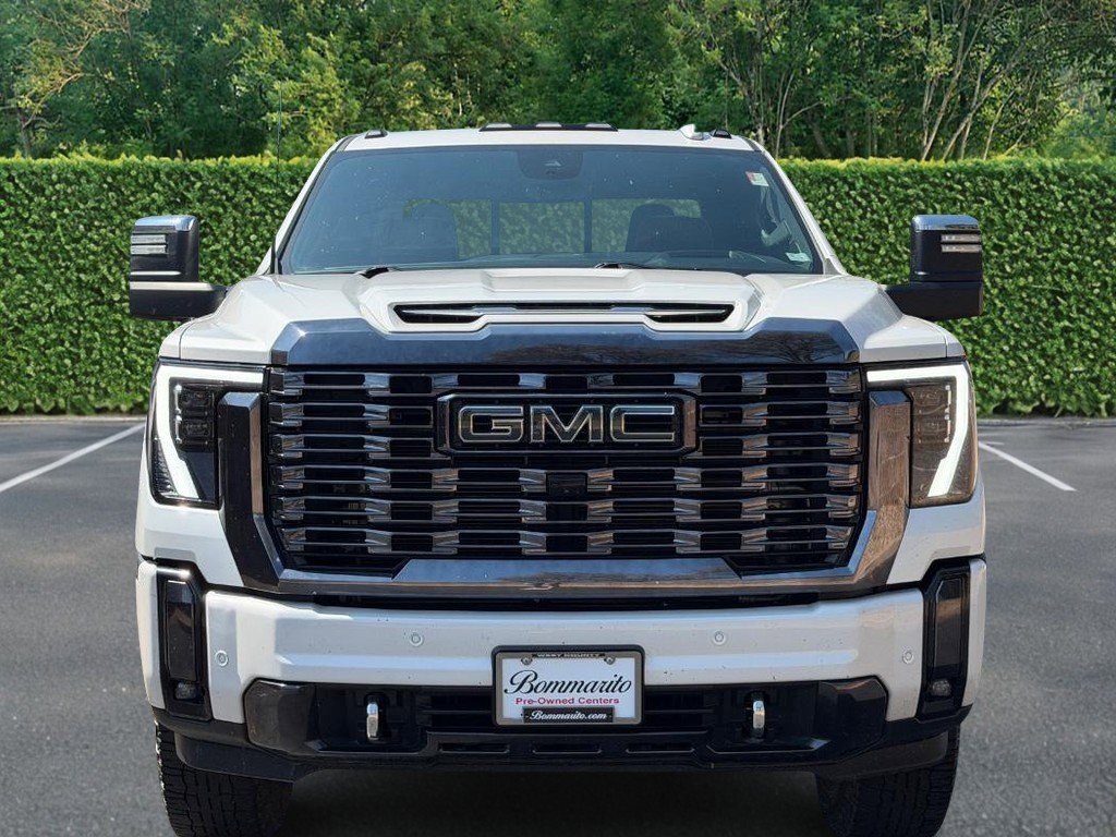 Used 2024 GMC Sierra 2500 Denali Ultimate image 9