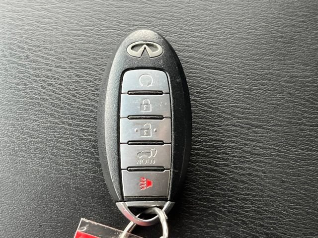 Used 2016 INFINITI QX80 4WD w/ Driver's Assistance Package image 24