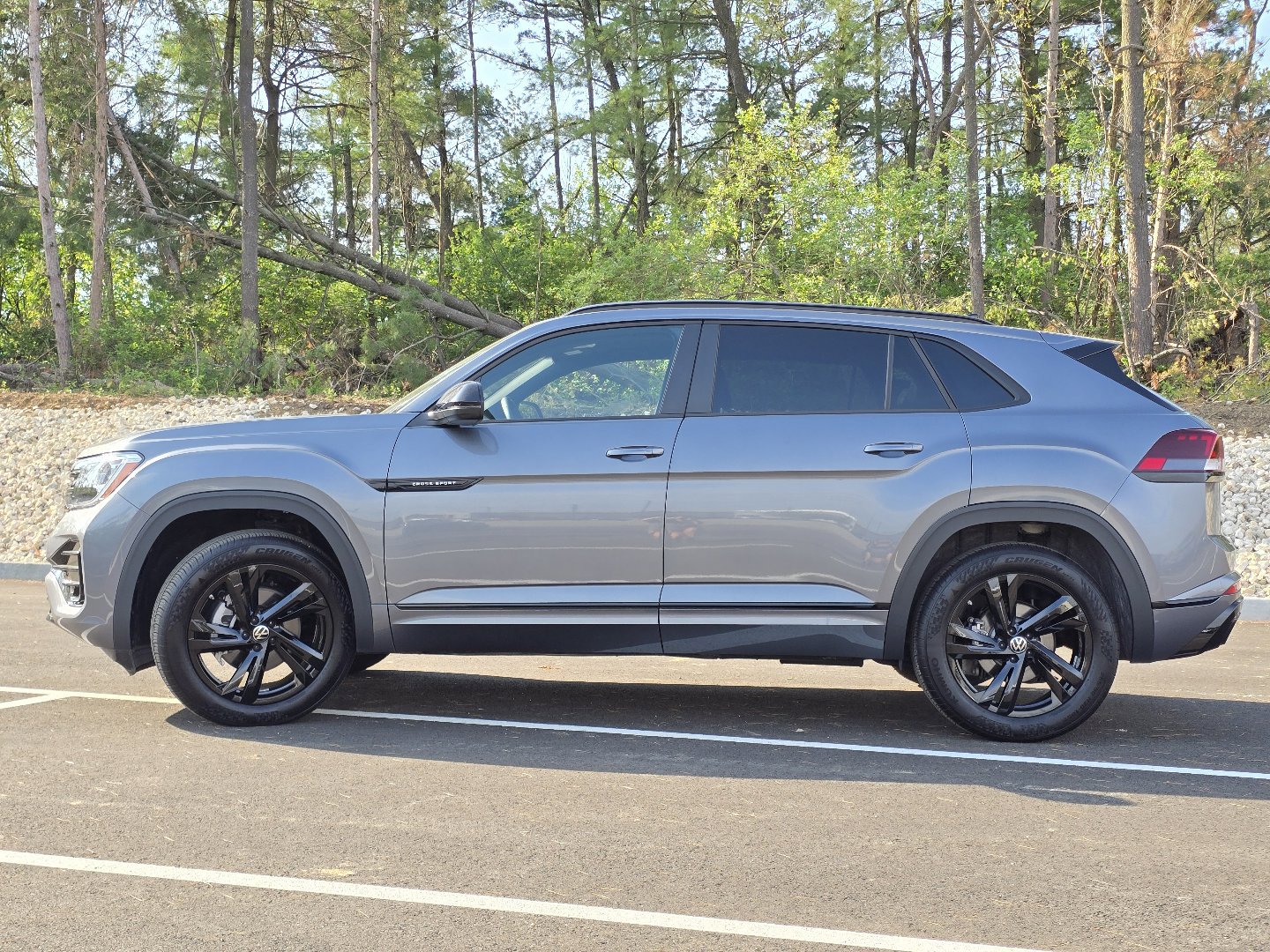 Certified 2025 Volkswagen Atlas Cross Sport SEL R-Line AWD/4WD image 23
